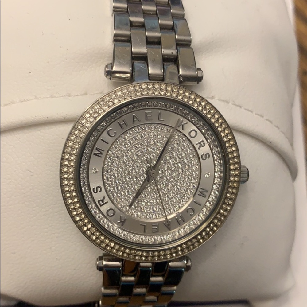 Michael kors silver with diamonds. Worn maybe 5 times.